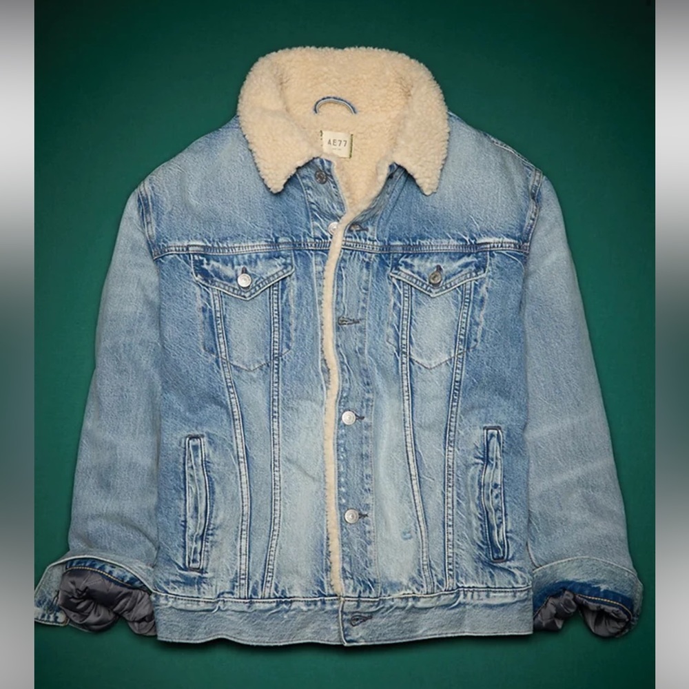 American eagle denim jacket with faux fur inside